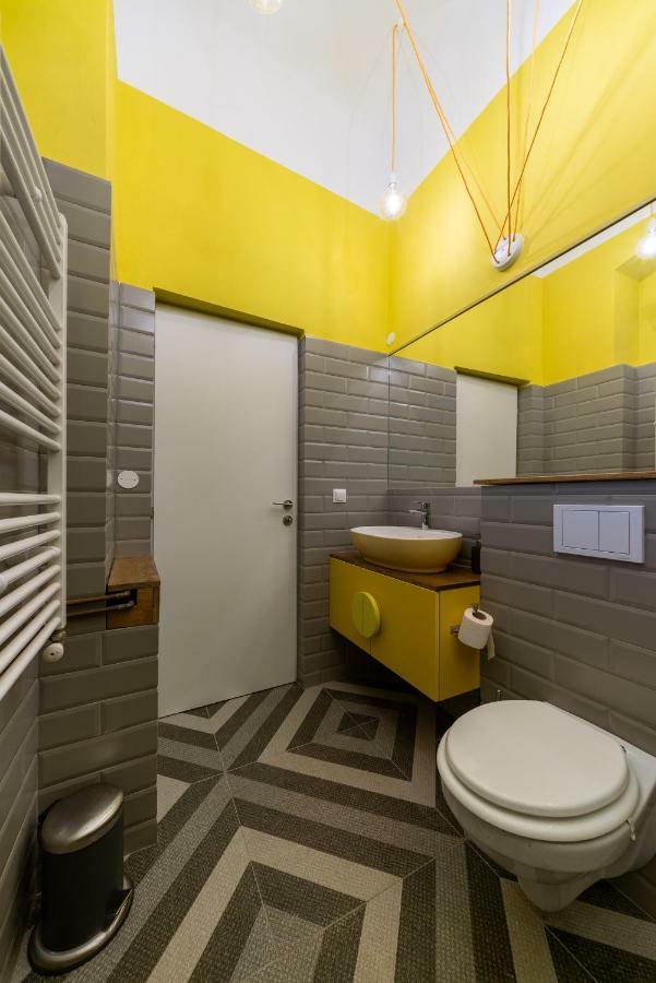 קלוז'-נאפוקה The Yellow Umbrella Studio מראה חיצוני תמונה