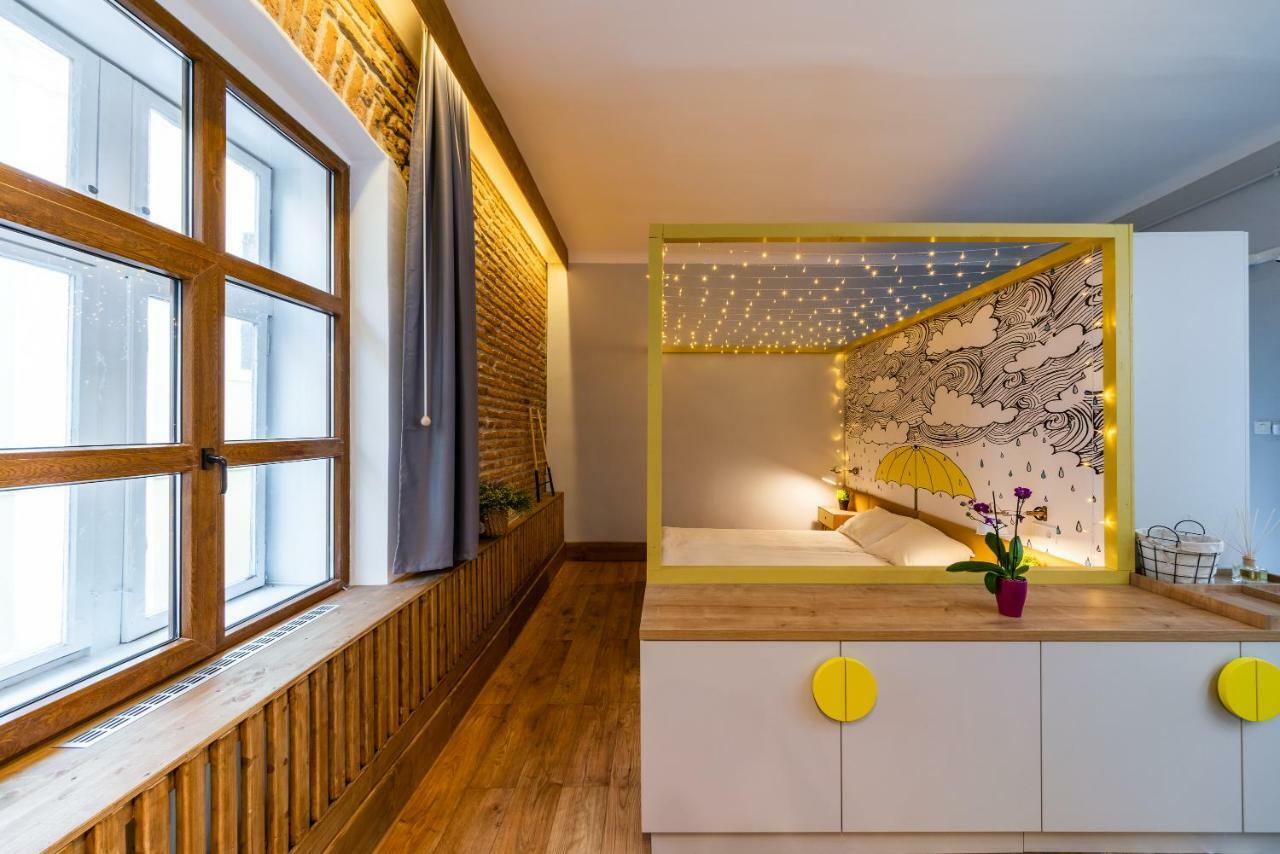 קלוז'-נאפוקה The Yellow Umbrella Studio מראה חיצוני תמונה