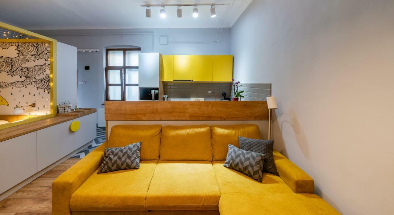 קלוז'-נאפוקה The Yellow Umbrella Studio מראה חיצוני תמונה