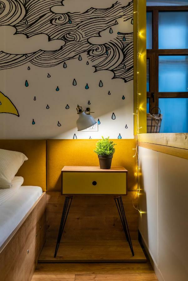 קלוז'-נאפוקה The Yellow Umbrella Studio מראה חיצוני תמונה