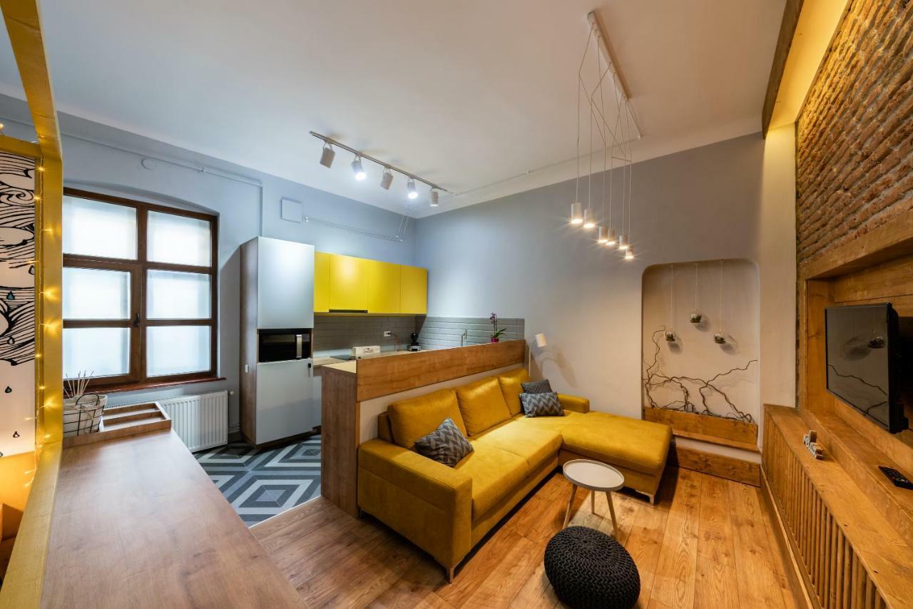 קלוז'-נאפוקה The Yellow Umbrella Studio מראה חיצוני תמונה